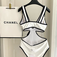 Chanel新款泳衣😍🥰适合多种场景的游泳衣🏊♀️海边 游泳池 温泉 水上乐园 漂流都可以😌内搭也完全 Chanel新款泳衣😍🥰适合多种场景的游泳衣🏊♀️海边 游泳池 温泉 水上乐园 漂流都可以😌内搭也完全