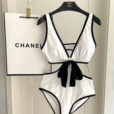 Chanel新款泳衣😍🥰适合多种场景的游泳衣🏊♀️海边 游泳池 温泉 水上乐园 漂流都可以😌内搭也完全 Chanel新款泳衣😍🥰适合多种场景的游泳衣🏊♀️海边 游泳池 温泉 水上乐园 漂流都可以😌内搭也完全