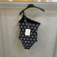 Chanel新款泳衣😍🥰适合多种场景的游泳衣🏊♀️海边 游泳池 温泉 水上乐园 漂流都可以😌内搭也完全 Chanel新款泳衣😍🥰适合多种场景的游泳衣🏊♀️海边 游泳池 温泉 水上乐园 漂流都可以😌内搭也完全