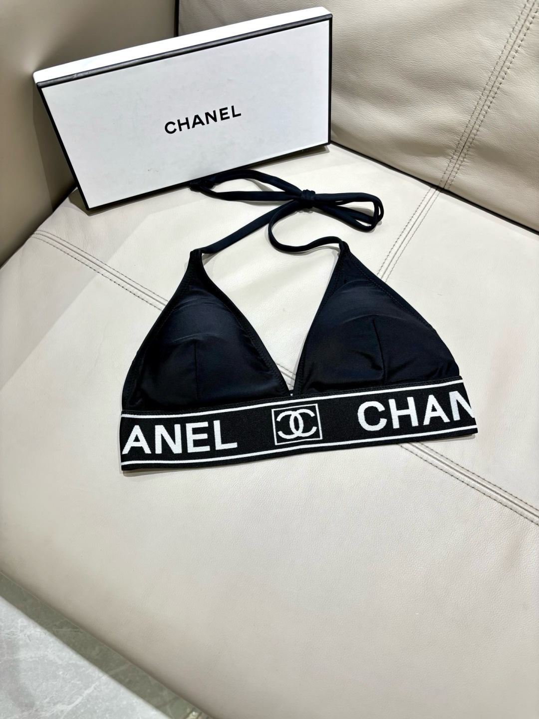 Chanel新款泳衣😍🥰适合多种场景的游泳衣🏊‍♀️海边 游泳池 温泉 水上乐园 漂流都可以😌内搭也完全