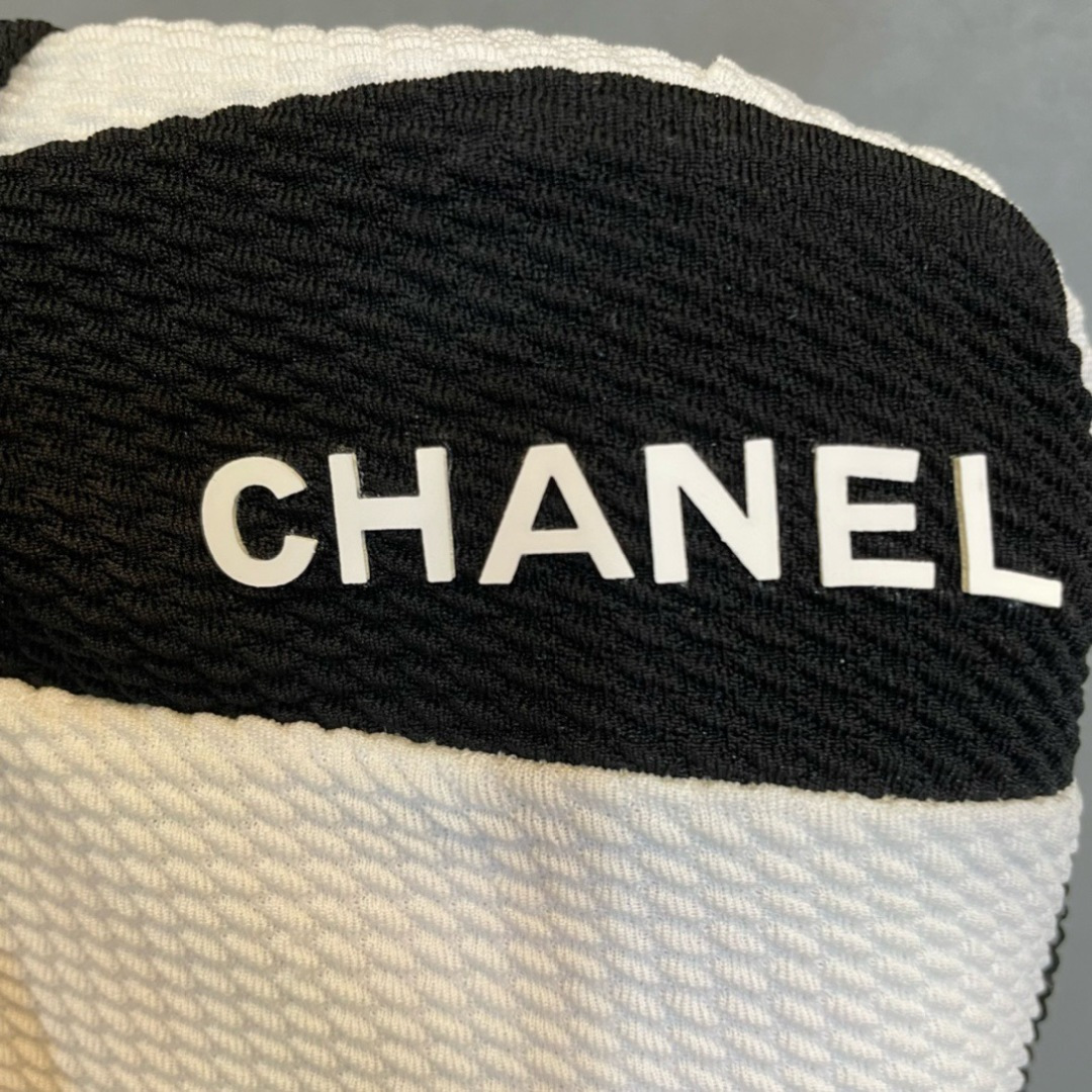Chanel新款泳衣😍🥰适合多种场景的游泳衣🏊♀️海边 游泳池 温泉 水上乐园 漂流都可以😌内搭也完全 Chanel新款泳衣😍🥰适合多种场景的游泳衣🏊♀️海边 游泳池 温泉 水上乐园 漂流都可以😌内搭也完全