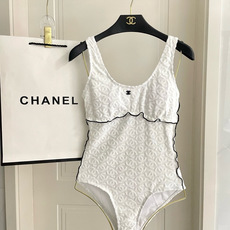 Chanel新款泳衣😍🥰适合多种场景的游泳衣🏊♀️海边 游泳池 温泉 水上乐园 漂流都可以😌内搭也完全 Chanel新款泳衣😍🥰适合多种场景的游泳衣🏊♀️海边 游泳池 温泉 水上乐园 漂流都可以😌内搭也完全