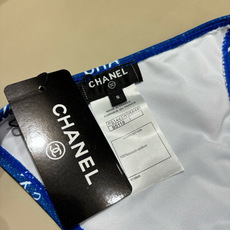 Chanel新款泳衣😍🥰适合多种场景的游泳衣🏊♀️海边 游泳池 温泉 水上乐园 漂流都可以😌内搭也完全 Chanel新款泳衣😍🥰适合多种场景的游泳衣🏊♀️海边 游泳池 温泉 水上乐园 漂流都可以😌内搭也完全