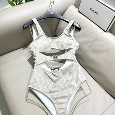 Chanel新款泳衣😍🥰适合多种场景的游泳衣🏊♀️海边 游泳池 温泉 水上乐园 漂流都可以😌内搭也完全 Chanel新款泳衣😍🥰适合多种场景的游泳衣🏊♀️海边 游泳池 温泉 水上乐园 漂流都可以😌内搭也完全