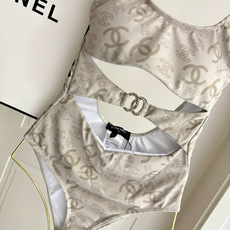Chanel新款泳衣😍🥰适合多种场景的游泳衣🏊♀️海边 游泳池 温泉 水上乐园 漂流都可以😌内搭也完全 Chanel新款泳衣😍🥰适合多种场景的游泳衣🏊♀️海边 游泳池 温泉 水上乐园 漂流都可以😌内搭也完全