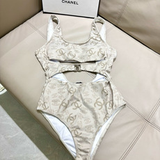 Chanel新款泳衣😍🥰适合多种场景的游泳衣🏊♀️海边 游泳池 温泉 水上乐园 漂流都可以😌内搭也完全 Chanel新款泳衣😍🥰适合多种场景的游泳衣🏊♀️海边 游泳池 温泉 水上乐园 漂流都可以😌内搭也完全