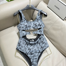 Chanel新款泳衣😍🥰适合多种场景的游泳衣🏊♀️海边 游泳池 温泉 水上乐园 漂流都可以😌内搭也完全 Chanel新款泳衣😍🥰适合多种场景的游泳衣🏊♀️海边 游泳池 温泉 水上乐园 漂流都可以😌内搭也完全