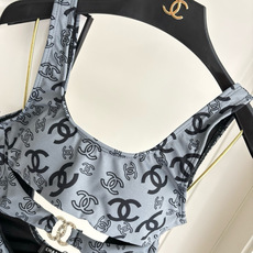 Chanel新款泳衣😍🥰适合多种场景的游泳衣🏊♀️海边 游泳池 温泉 水上乐园 漂流都可以😌内搭也完全 Chanel新款泳衣😍🥰适合多种场景的游泳衣🏊♀️海边 游泳池 温泉 水上乐园 漂流都可以😌内搭也完全