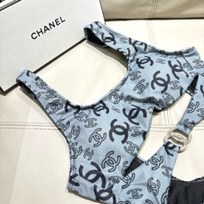 Chanel新款泳衣😍🥰适合多种场景的游泳衣🏊♀️海边 游泳池 温泉 水上乐园 漂流都可以😌内搭也完全 Chanel新款泳衣😍🥰适合多种场景的游泳衣🏊♀️海边 游泳池 温泉 水上乐园 漂流都可以😌内搭也完全