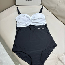 Chanel新款泳衣😍🥰适合多种场景的游泳衣🏊♀️海边 游泳池 温泉 水上乐园 漂流都可以😌内搭也完全 Chanel新款泳衣😍🥰适合多种场景的游泳衣🏊♀️海边 游泳池 温泉 水上乐园 漂流都可以😌内搭也完全