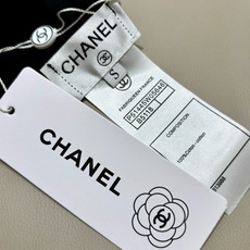 Chanel新款泳衣😍🥰适合多种场景的游泳衣🏊♀️海边 游泳池 温泉 水上乐园 漂流都可以😌内搭也完全 Chanel新款泳衣😍🥰适合多种场景的游泳衣🏊♀️海边 游泳池 温泉 水上乐园 漂流都可以😌内搭也完全