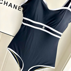 Chanel新款泳衣😍🥰适合多种场景的游泳衣🏊♀️海边 游泳池 温泉 水上乐园 漂流都可以😌内搭也完全 Chanel新款泳衣😍🥰适合多种场景的游泳衣🏊♀️海边 游泳池 温泉 水上乐园 漂流都可以😌内搭也完全