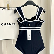 Chanel新款泳衣😍🥰适合多种场景的游泳衣🏊♀️海边 游泳池 温泉 水上乐园 漂流都可以😌内搭也完全 Chanel新款泳衣😍🥰适合多种场景的游泳衣🏊♀️海边 游泳池 温泉 水上乐园 漂流都可以😌内搭也完全