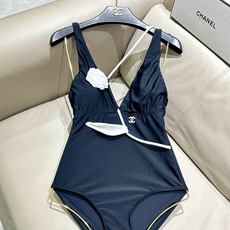 Chanel新款泳衣😍🥰适合多种场景的游泳衣🏊♀️海边 游泳池 温泉 水上乐园 漂流都可以😌内搭也完全 Chanel新款泳衣😍🥰适合多种场景的游泳衣🏊♀️海边 游泳池 温泉 水上乐园 漂流都可以😌内搭也完全