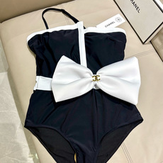 Chanel新款泳衣😍🥰适合多种场景的游泳衣🏊♀️海边 游泳池 温泉 水上乐园 漂流都可以😌内搭也完全 Chanel新款泳衣😍🥰适合多种场景的游泳衣🏊♀️海边 游泳池 温泉 水上乐园 漂流都可以😌内搭也完全