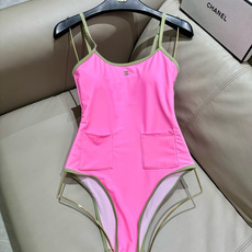Chanel新款泳衣😍🥰适合多种场景的游泳衣🏊♀️海边 游泳池 温泉 水上乐园 漂流都可以😌内搭也完全 Chanel新款泳衣😍🥰适合多种场景的游泳衣🏊♀️海边 游泳池 温泉 水上乐园 漂流都可以😌内搭也完全