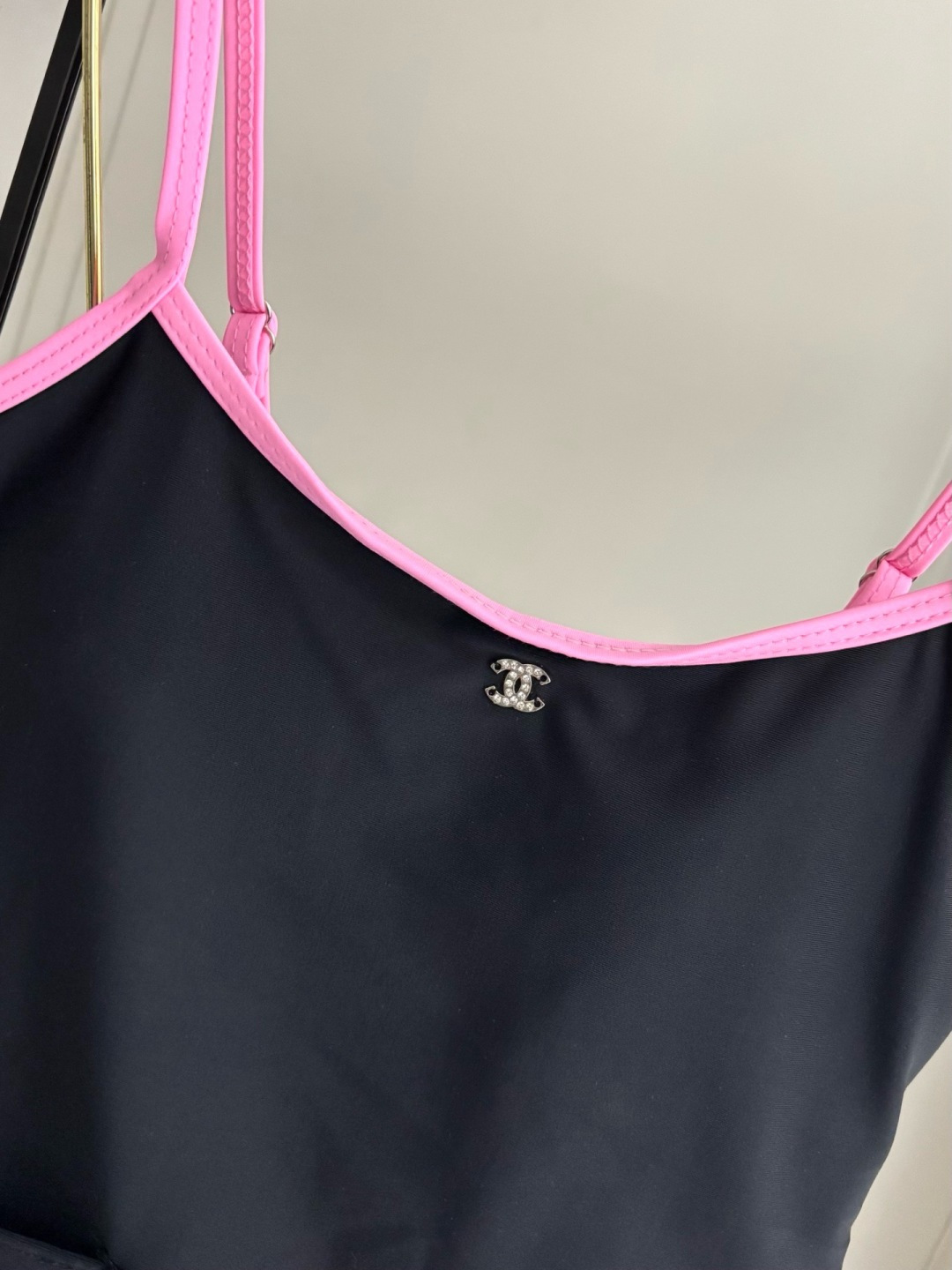 Chanel新款泳衣😍🥰适合多种场景的游泳衣🏊‍♀️海边 游泳池 温泉 水上乐园 漂流都可以😌内搭也完全