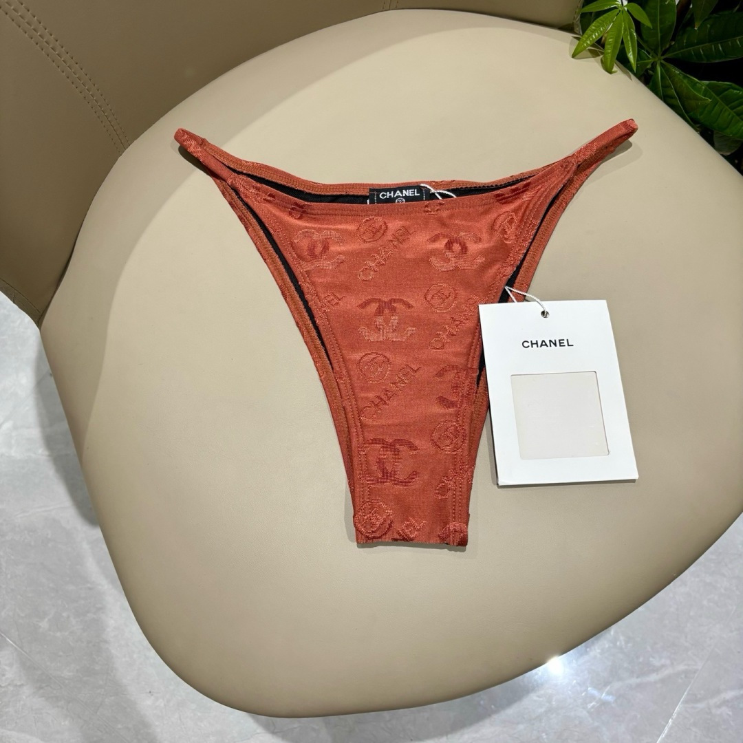 Chanel新款泳衣😍🥰适合多种场景的游泳衣🏊‍♀️海边 游泳池 温泉 水上乐园 漂流都可以😌内搭也完全