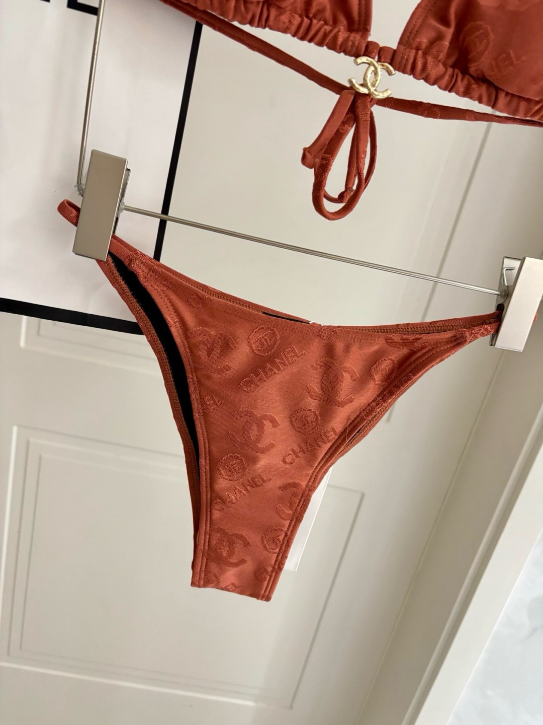 Chanel新款泳衣😍🥰适合多种场景的游泳衣🏊‍♀️海边 游泳池 温泉 水上乐园 漂流都可以😌内搭也完全