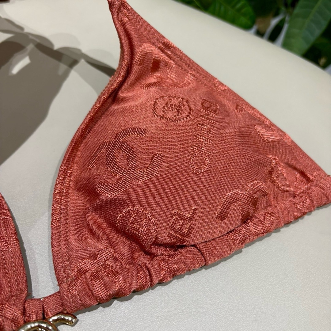 Chanel新款泳衣😍🥰适合多种场景的游泳衣🏊‍♀️海边 游泳池 温泉 水上乐园 漂流都可以😌内搭也完全