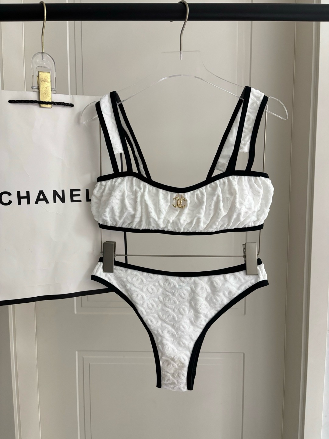 Chanel新款比基尼泳衣😍🥰适合多种场景的游泳衣🏊‍♀️海边 游泳池 温泉 水上乐园 漂流都可以😌内搭