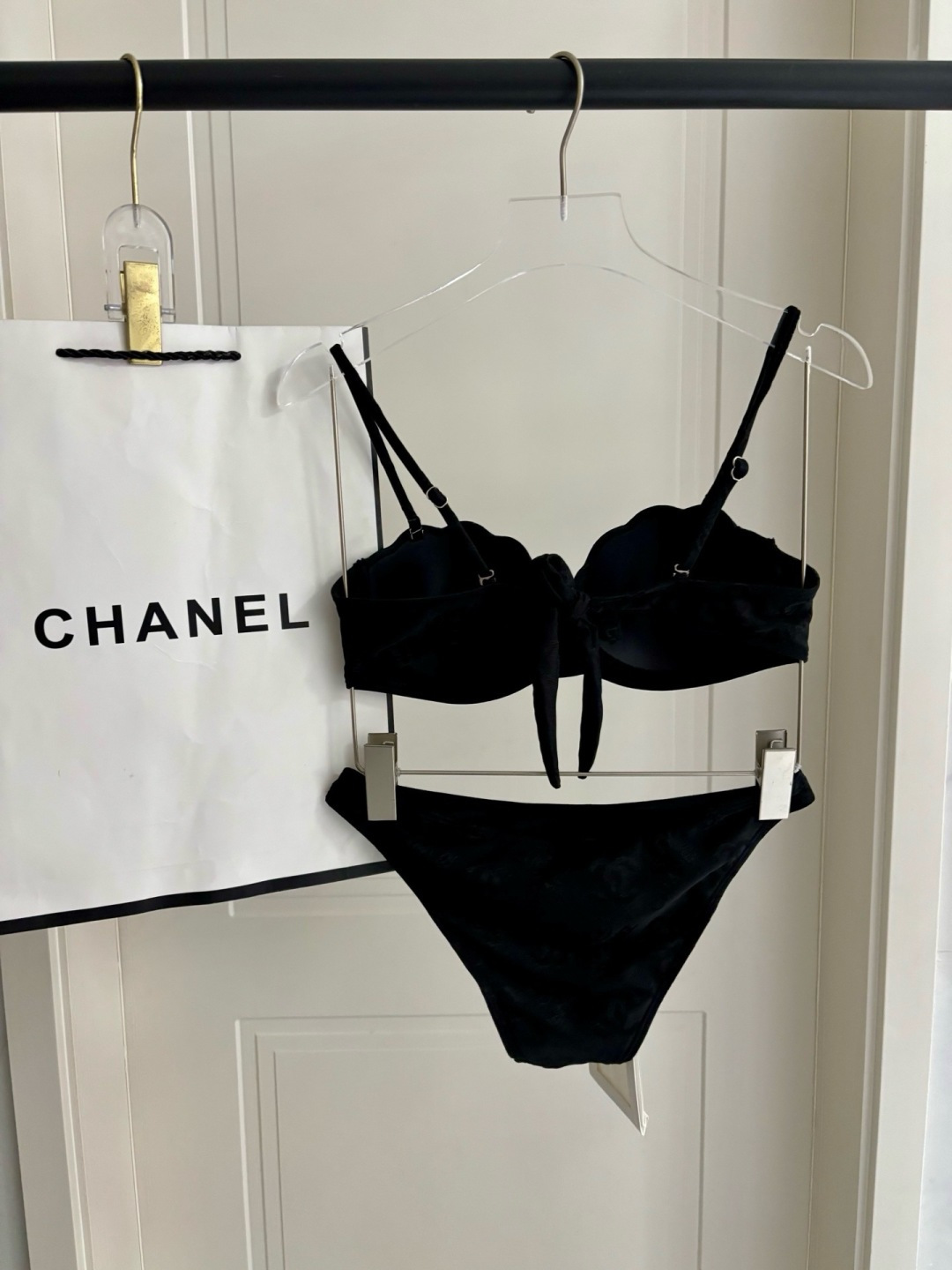 Chanel新款比基尼泳衣😍🥰适合多种场景的游泳衣🏊♀️海边 游泳池 温泉 水上乐园 漂流都可以😌内搭 Chanel新款比基尼泳衣😍🥰适合多种场景的游泳衣🏊♀️海边 游泳池 温泉 水上乐园 漂流都可以😌内搭