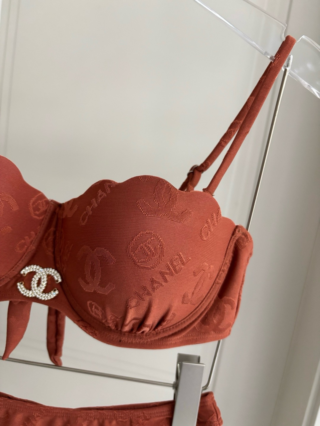 Chanel新款比基尼泳衣😍🥰适合多种场景的游泳衣🏊♀️海边 游泳池 温泉 水上乐园 漂流都可以😌内搭 Chanel新款比基尼泳衣😍🥰适合多种场景的游泳衣🏊♀️海边 游泳池 温泉 水上乐园 漂流都可以😌内搭