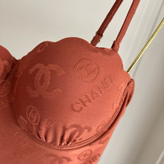Chanel新款泳衣😍🥰适合多种场景的游泳衣🏊♀️海边 游泳池 温泉 水上乐园 漂流都可以😌内搭也完全 Chanel新款泳衣😍🥰适合多种场景的游泳衣🏊♀️海边 游泳池 温泉 水上乐园 漂流都可以😌内搭也完全