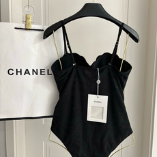 Chanel新款比基尼泳衣😍🥰适合多种场景的游泳衣🏊♀️海边 游泳池 温泉 水上乐园 漂流都可以😌内搭 Chanel新款比基尼泳衣😍🥰适合多种场景的游泳衣🏊♀️海边 游泳池 温泉 水上乐园 漂流都可以😌内搭