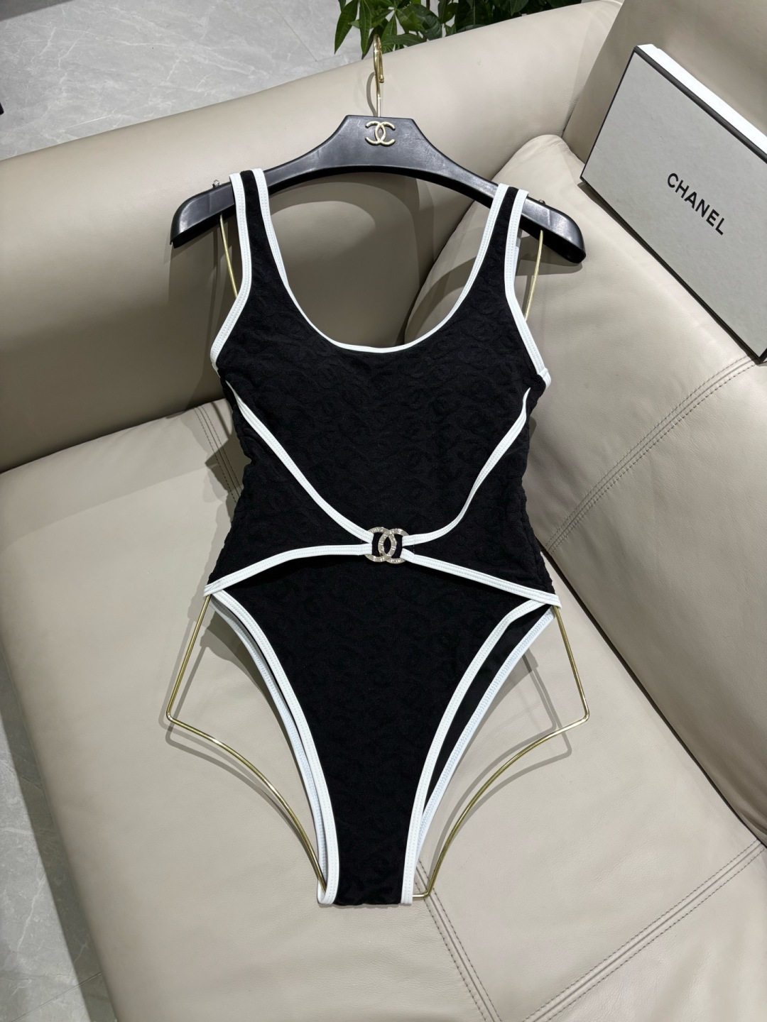 Chanel新款泳衣😍🥰适合多种场景的游泳衣🏊‍♀️海边 游泳池 温泉 水上乐园 漂流都可以😌内搭也完全