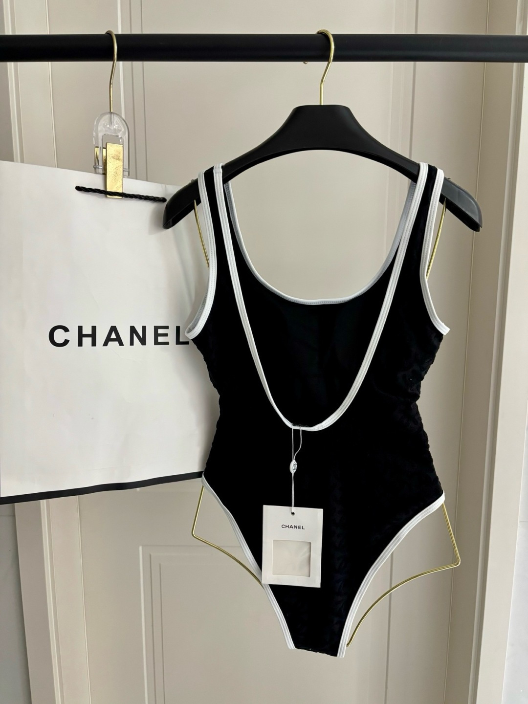 Chanel新款泳衣😍🥰适合多种场景的游泳衣🏊‍♀️海边 游泳池 温泉 水上乐园 漂流都可以😌内搭也完全