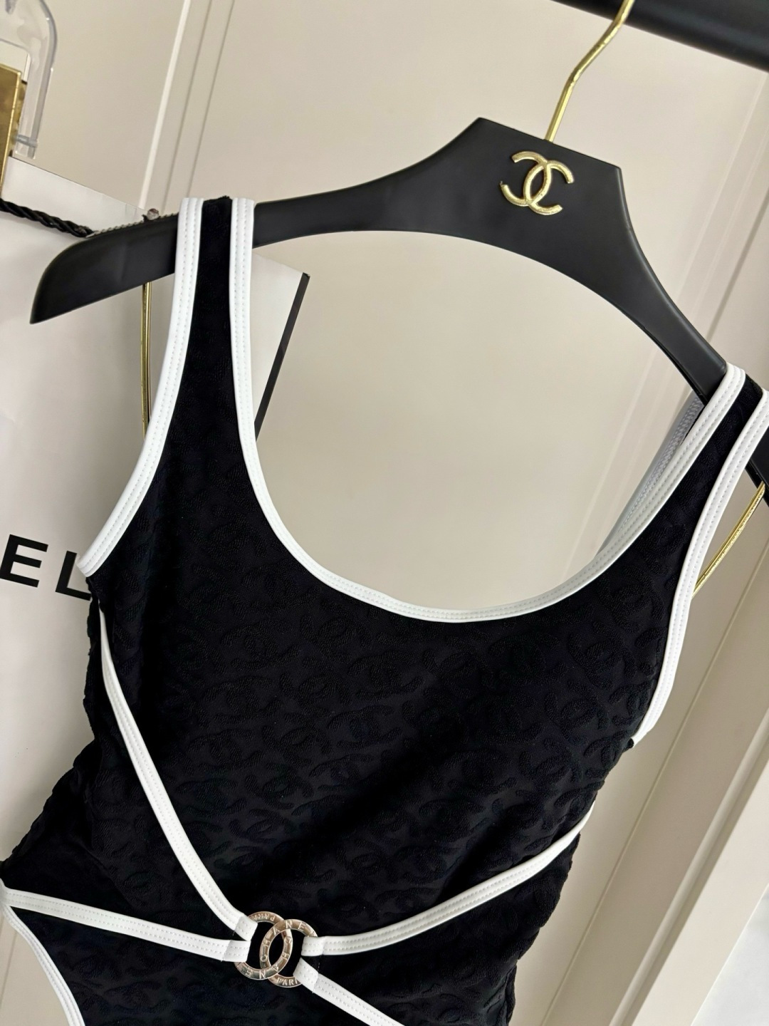 Chanel新款泳衣😍🥰适合多种场景的游泳衣🏊‍♀️海边 游泳池 温泉 水上乐园 漂流都可以😌内搭也完全