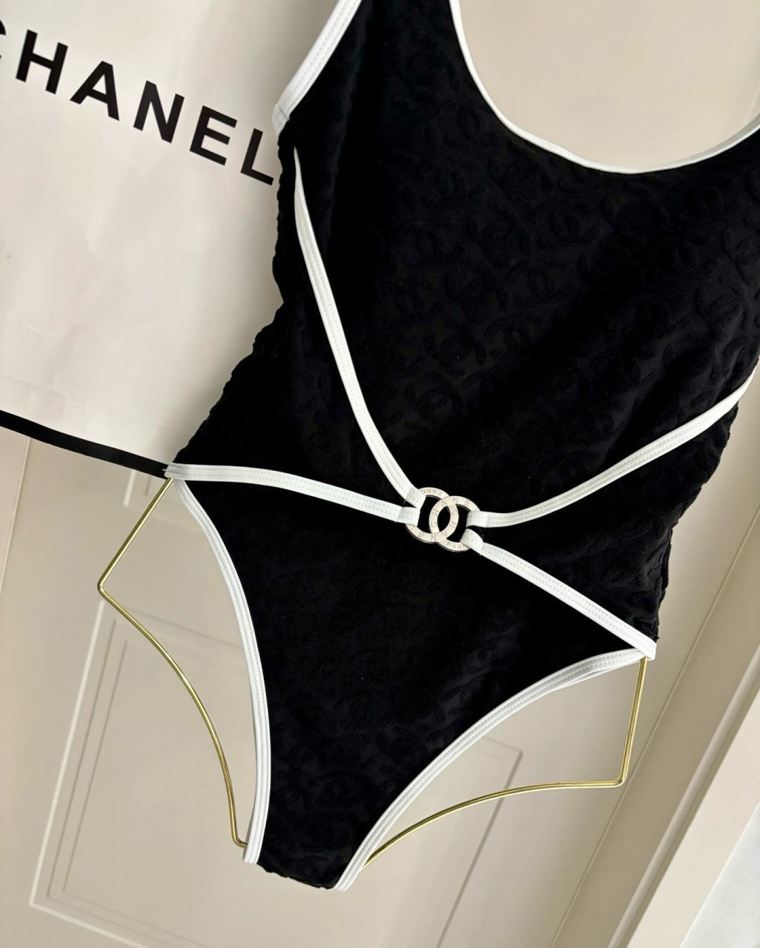 Chanel新款泳衣😍🥰适合多种场景的游泳衣🏊‍♀️海边 游泳池 温泉 水上乐园 漂流都可以😌内搭也完全