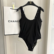 Chanel新款泳衣😍🥰适合多种场景的游泳衣🏊♀️海边 游泳池 温泉 水上乐园 漂流都可以😌内搭也完全 Chanel新款泳衣😍🥰适合多种场景的游泳衣🏊♀️海边 游泳池 温泉 水上乐园 漂流都可以😌内搭也完全