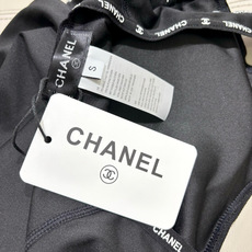 Chanel新款泳衣😍🥰适合多种场景的游泳衣🏊♀️海边 游泳池 温泉 水上乐园 漂流都可以😌内搭也完全 Chanel新款泳衣😍🥰适合多种场景的游泳衣🏊♀️海边 游泳池 温泉 水上乐园 漂流都可以😌内搭也完全