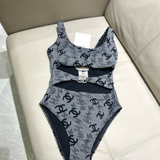 Chanel新款泳衣😍🥰适合多种场景的游泳衣🏊♀️海边 游泳池 温泉 水上乐园 漂流都可以😌内搭也完全 Chanel新款泳衣😍🥰适合多种场景的游泳衣🏊♀️海边 游泳池 温泉 水上乐园 漂流都可以😌内搭也完全
