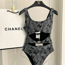 Chanel新款泳衣😍🥰适合多种场景的游泳衣🏊♀️海边 游泳池 温泉 水上乐园 漂流都可以😌内搭也完全 Chanel新款泳衣😍🥰适合多种场景的游泳衣🏊♀️海边 游泳池 温泉 水上乐园 漂流都可以😌内搭也完全