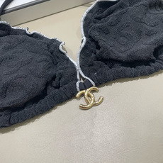 Chanel新款比基尼泳衣😍🥰适合多种场景的游泳衣🏊♀️海边 游泳池 温泉 水上乐园 漂流都可以😌内搭 Chanel新款比基尼泳衣😍🥰适合多种场景的游泳衣🏊♀️海边 游泳池 温泉 水上乐园 漂流都可以😌内搭