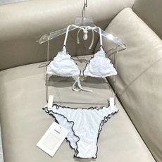 Chanel新款比基尼泳衣😍🥰适合多种场景的游泳衣🏊♀️海边 游泳池 温泉 水上乐园 漂流都可以😌内搭 Chanel新款比基尼泳衣😍🥰适合多种场景的游泳衣🏊♀️海边 游泳池 温泉 水上乐园 漂流都可以😌内搭