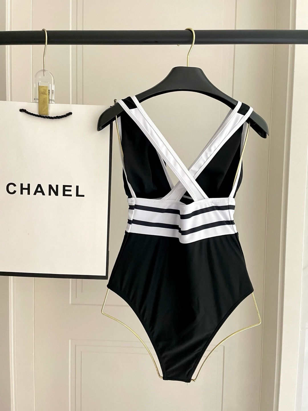 Chanel新款泳衣😍🥰适合多种场景的游泳衣🏊‍♀️海边 游泳池 温泉 水上乐园 漂流都可以😌内搭也完全
