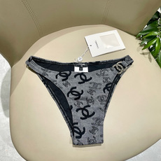 Chanel新款比基尼泳衣😍🥰适合多种场景的游泳衣🏊♀️海边 游泳池 温泉 水上乐园 漂流都可以😌内搭 Chanel新款比基尼泳衣😍🥰适合多种场景的游泳衣🏊♀️海边 游泳池 温泉 水上乐园 漂流都可以😌内搭