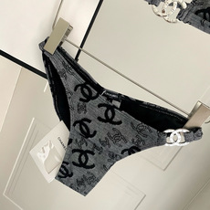Chanel新款比基尼泳衣😍🥰适合多种场景的游泳衣🏊♀️海边 游泳池 温泉 水上乐园 漂流都可以😌内搭 Chanel新款比基尼泳衣😍🥰适合多种场景的游泳衣🏊♀️海边 游泳池 温泉 水上乐园 漂流都可以😌内搭