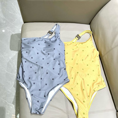Chanel新款泳衣😍🥰适合多种场景的游泳衣🏊♀️海边 游泳池 温泉 水上乐园 漂流都可以😌内搭也完全 Chanel新款泳衣😍🥰适合多种场景的游泳衣🏊♀️海边 游泳池 温泉 水上乐园 漂流都可以😌内搭也完全