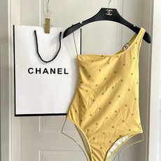 Chanel新款泳衣😍🥰适合多种场景的游泳衣🏊♀️海边 游泳池 温泉 水上乐园 漂流都可以😌内搭也完全 Chanel新款泳衣😍🥰适合多种场景的游泳衣🏊♀️海边 游泳池 温泉 水上乐园 漂流都可以😌内搭也完全