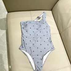 Chanel新款泳衣😍🥰适合多种场景的游泳衣🏊♀️海边 游泳池 温泉 水上乐园 漂流都可以😌内搭也完全 Chanel新款泳衣😍🥰适合多种场景的游泳衣🏊♀️海边 游泳池 温泉 水上乐园 漂流都可以😌内搭也完全