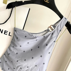 Chanel新款泳衣😍🥰适合多种场景的游泳衣🏊♀️海边 游泳池 温泉 水上乐园 漂流都可以😌内搭也完全 Chanel新款泳衣😍🥰适合多种场景的游泳衣🏊♀️海边 游泳池 温泉 水上乐园 漂流都可以😌内搭也完全