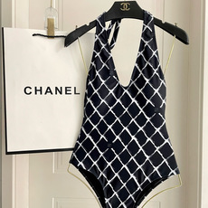 Chanel新款泳衣😍🥰适合多种场景的游泳衣🏊♀️海边 游泳池 温泉 水上乐园 漂流都可以😌内搭也完全 Chanel新款泳衣😍🥰适合多种场景的游泳衣🏊♀️海边 游泳池 温泉 水上乐园 漂流都可以😌内搭也完全