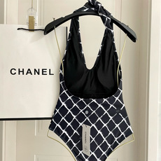 Chanel新款泳衣😍🥰适合多种场景的游泳衣🏊♀️海边 游泳池 温泉 水上乐园 漂流都可以😌内搭也完全 Chanel新款泳衣😍🥰适合多种场景的游泳衣🏊♀️海边 游泳池 温泉 水上乐园 漂流都可以😌内搭也完全