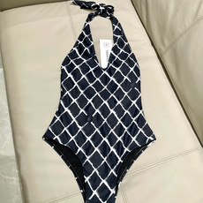 Chanel新款泳衣😍🥰适合多种场景的游泳衣🏊♀️海边 游泳池 温泉 水上乐园 漂流都可以😌内搭也完全 Chanel新款泳衣😍🥰适合多种场景的游泳衣🏊♀️海边 游泳池 温泉 水上乐园 漂流都可以😌内搭也完全