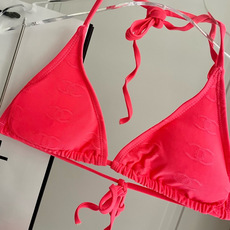 Chanel新款比基尼泳衣😍🥰适合多种场景的游泳衣🏊♀️海边 游泳池 温泉 水上乐园 漂流都可以😌内搭 Chanel新款比基尼泳衣😍🥰适合多种场景的游泳衣🏊♀️海边 游泳池 温泉 水上乐园 漂流都可以😌内搭